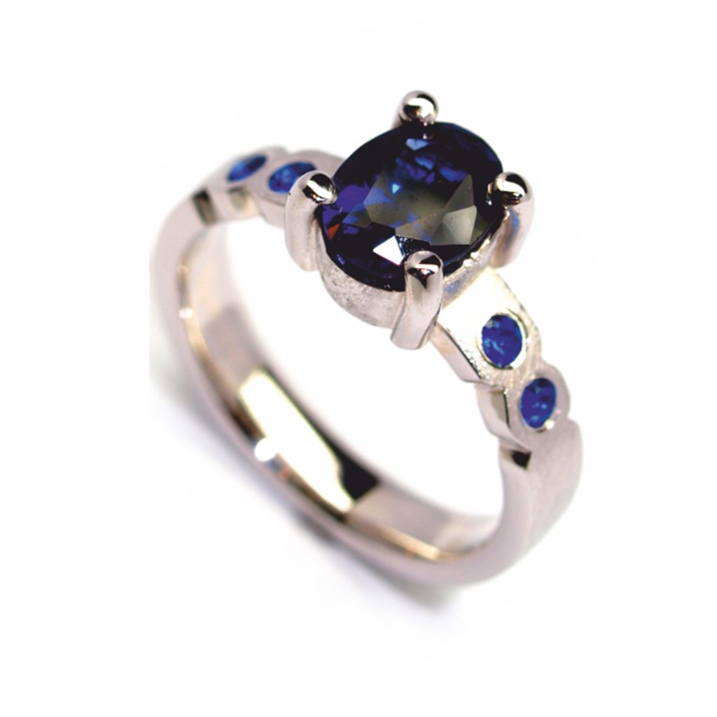 Verlobungsring: Silber mit Saphir